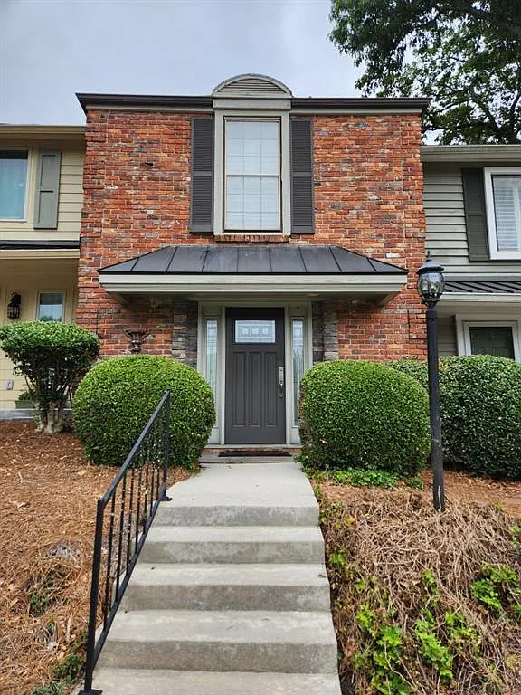 2 bed, 1.0 bath, 1152 sqft, $1,900 — Photo 2