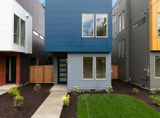 8212 N Chautauqua Blvd, Portland, OR 97217