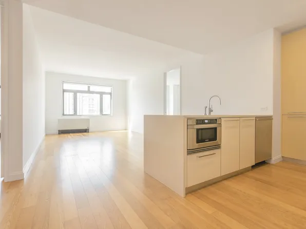 11-02 49th Avenue image 3 of 12