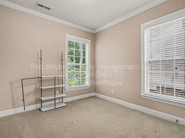 655 Brookhaven Dr — Photo 17