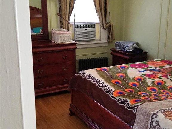 5th image of 3141 47th St