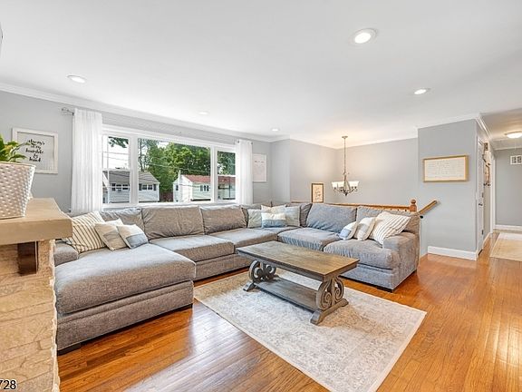4th image of 4 Huron Ave