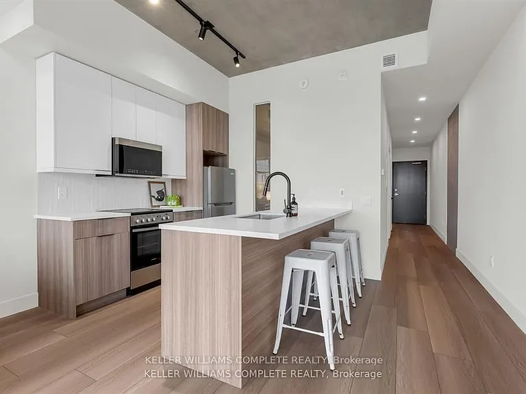 24 Augusta St #806 — Photo 1
