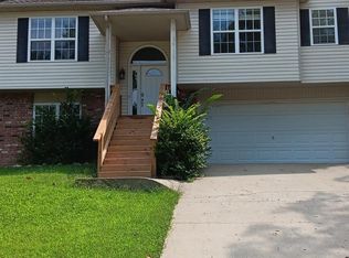 367 Evergreen Dr, Lake Ozark, MO 65049