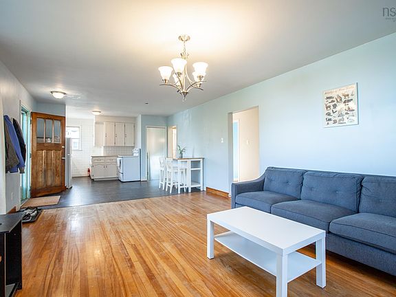 5th image of 16 Juniper Cres