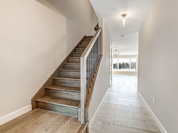 4th image of 323 Anderson St