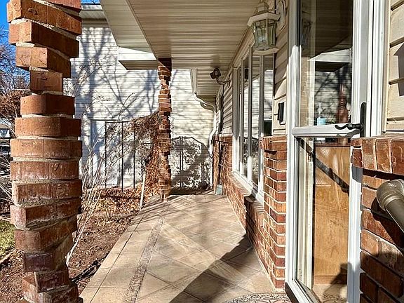 5th image of 715 Joehnck Rd