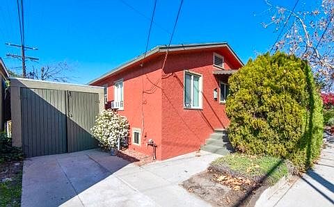 2nd image of 3075 Gracia St