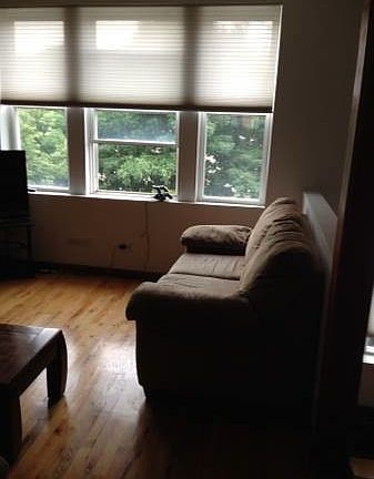 3rd image of 2043 N Leavitt St