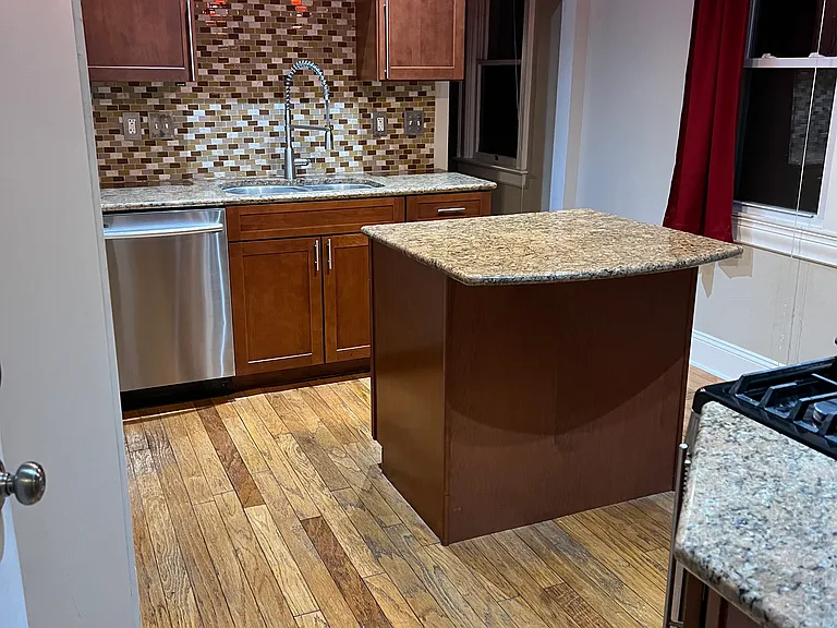 437 Potomac Ave — Photo 7