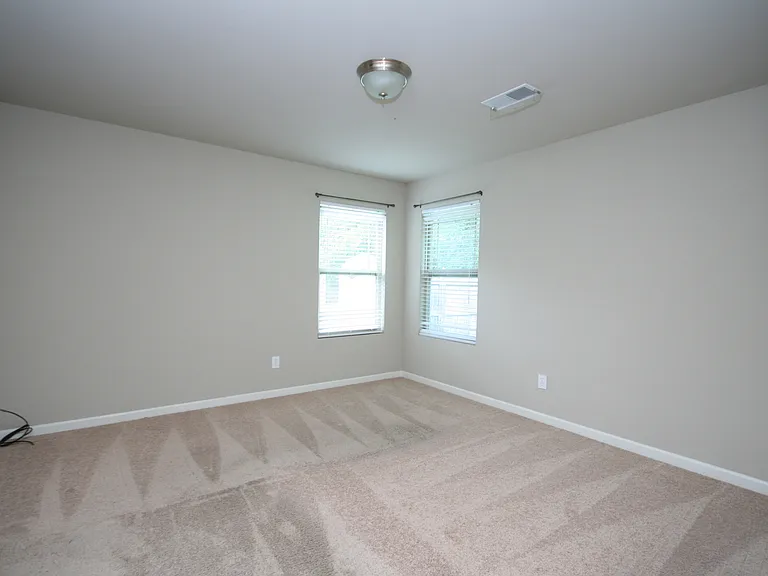225 Bermuda Lakes Dr — Photo 7