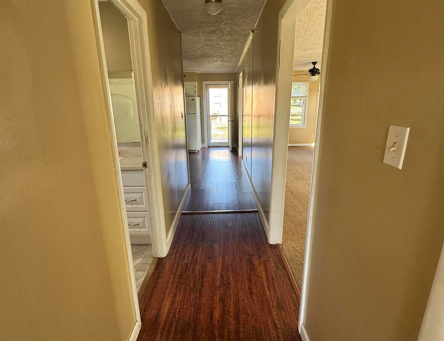 2 bed, 1.0 bath, 1092 sqft, $850 — Photo 4