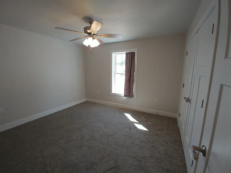 1421 W Todd Ln — Photo 6