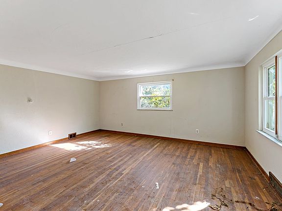 3rd image of 2443 Racetrack Rd