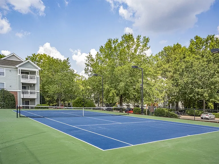 Cambridge Apartments — Photo 23