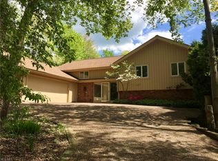 260 Applebrook Dr, Chagrin Falls, OH 44022