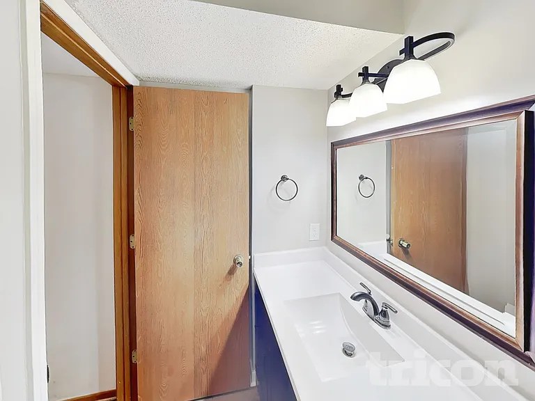 13734 Glenhurst Ln — Photo 20