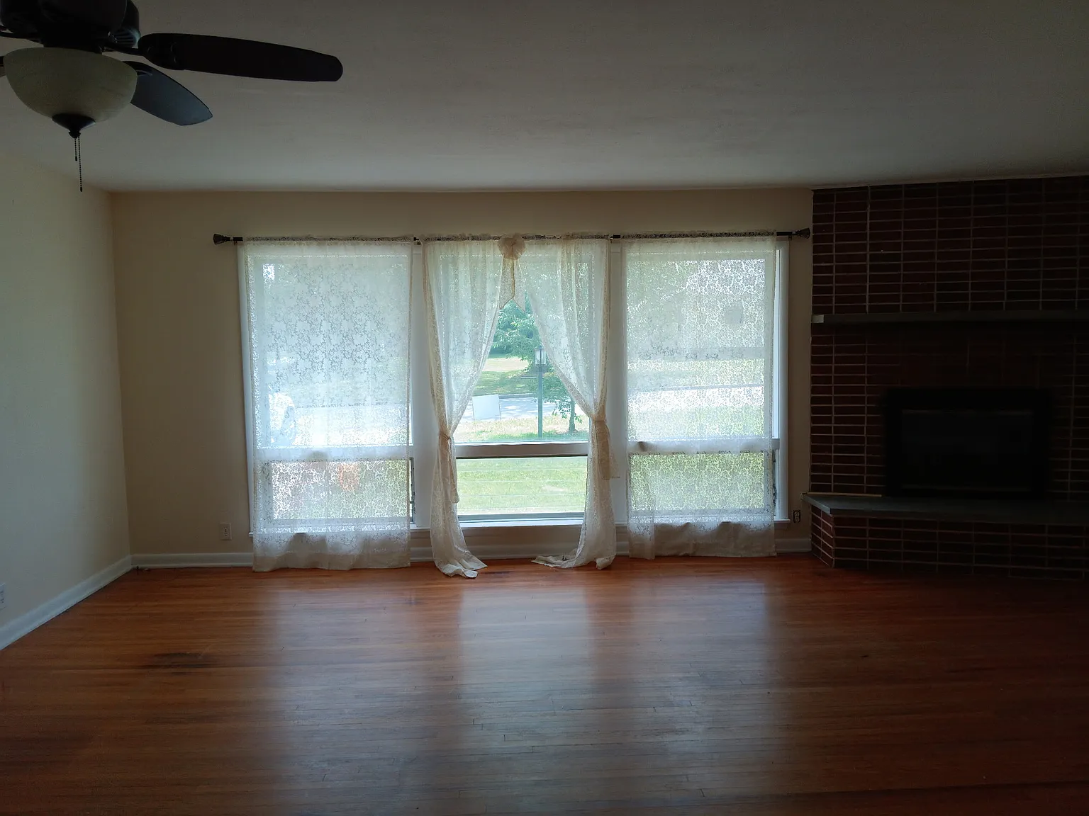 3 bed, 1400 sqft, $1,400 — Photo 4