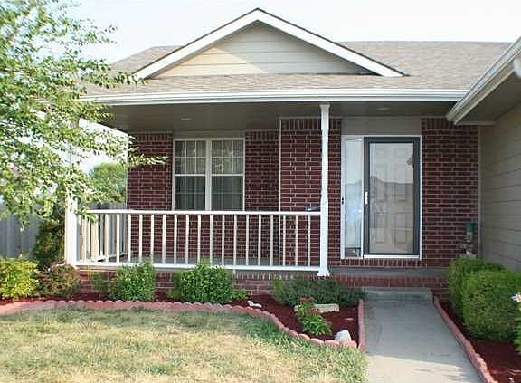 2nd image of 513 E Parkwood Dr