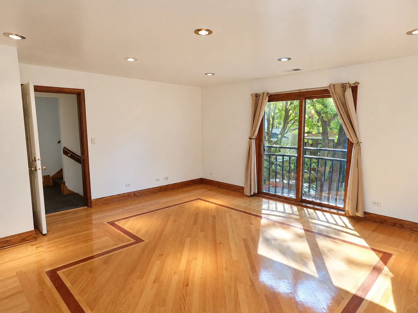 2 bed, 1000 sqft, $2,800 — Photo 4