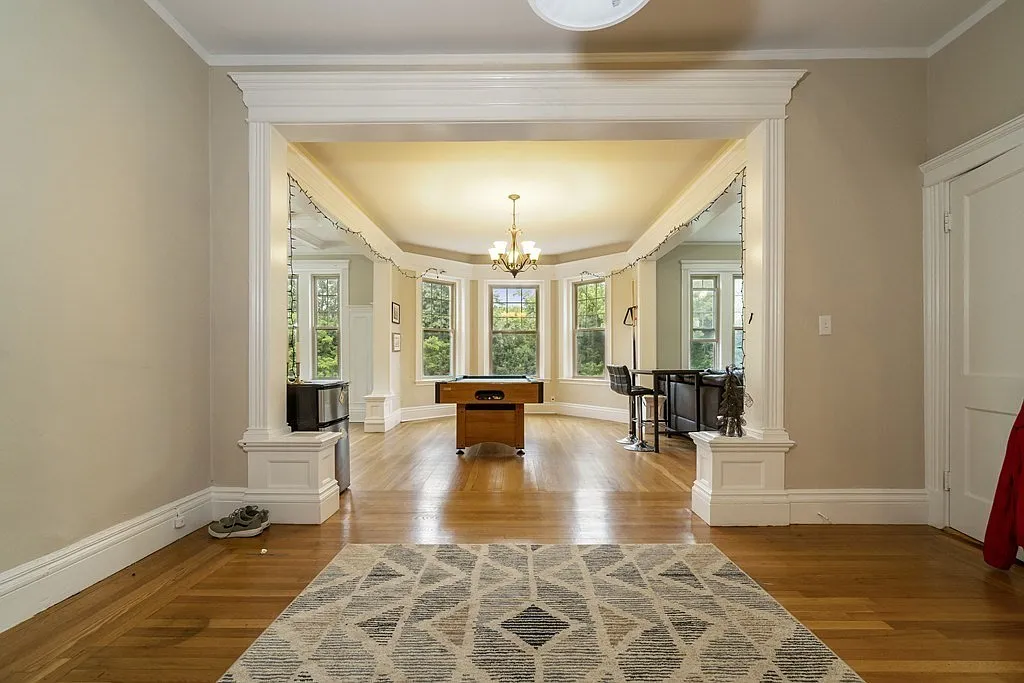 4 bed, 2600 sqft, $5,000 — Photo 1