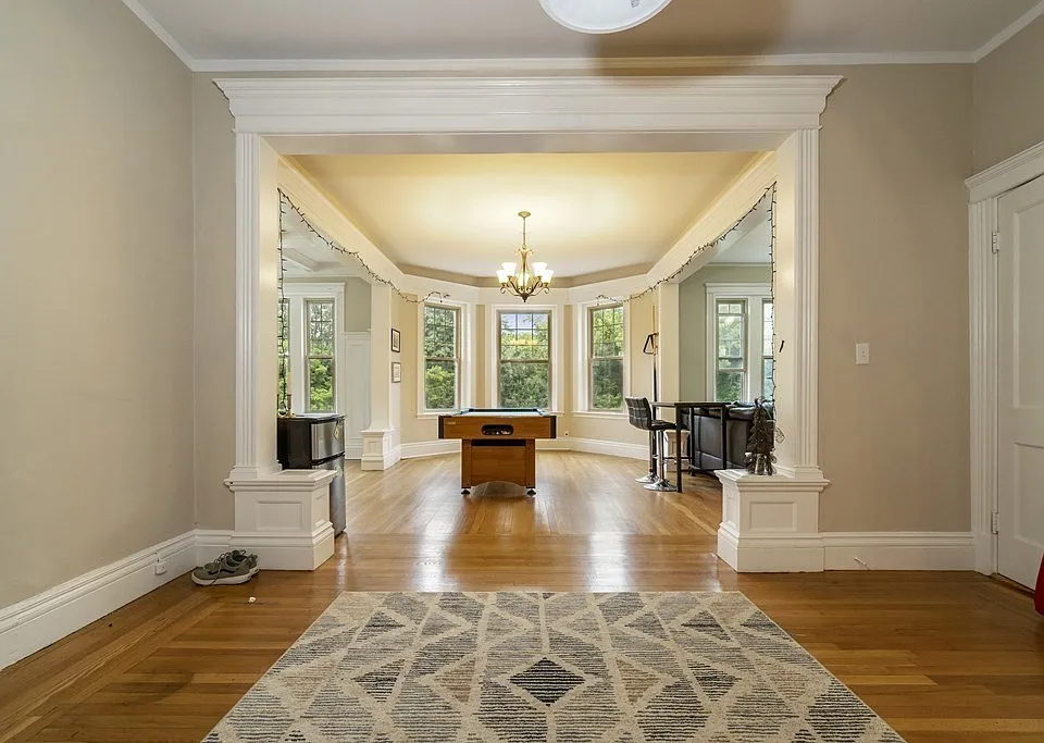 481 Boylston St #3