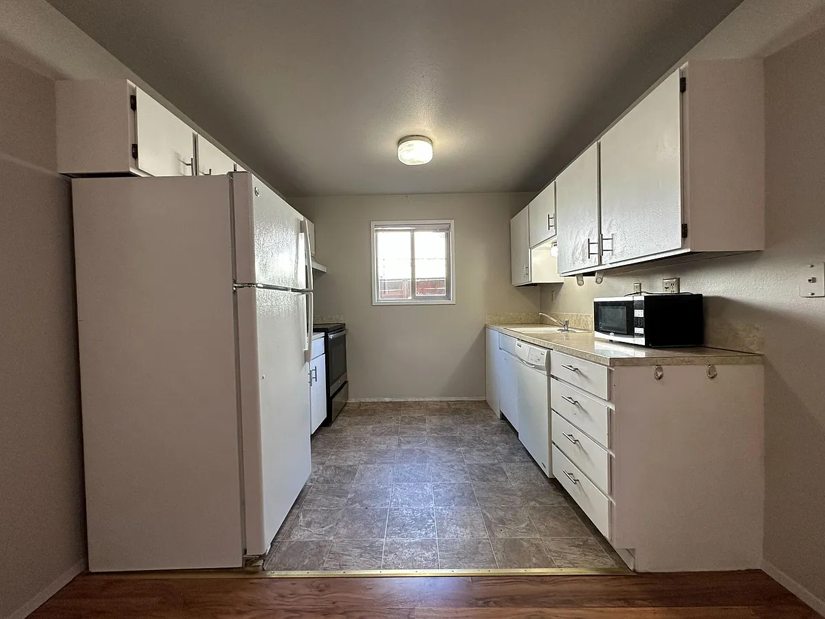 Building Photo - 409 W 13th Ave #1