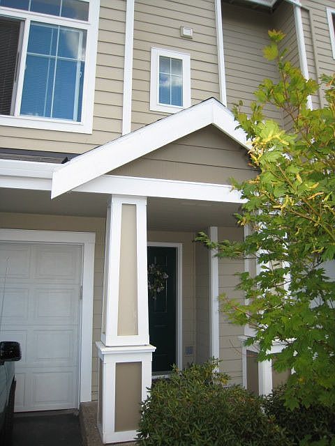 Front of townhome