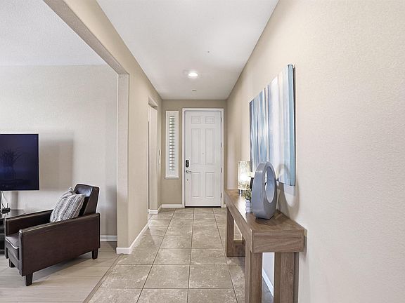 5th image of 840 Rainbow Ct