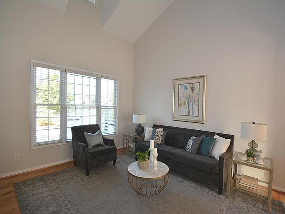 4th image of 6794 Oleander Ct