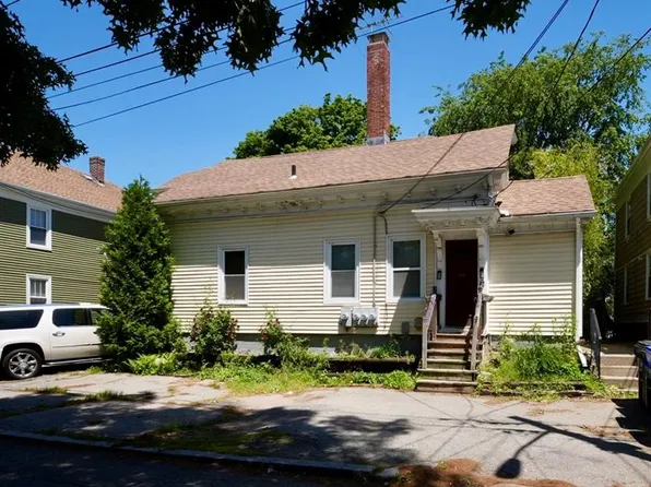 8 Washington St, Pawtucket, RI 02860