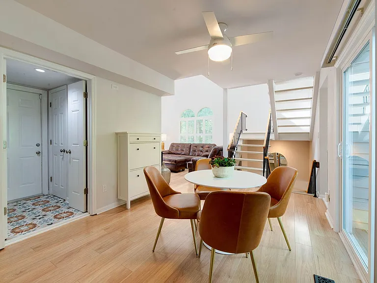 9006 Saint Thomas Ln — Photo 16