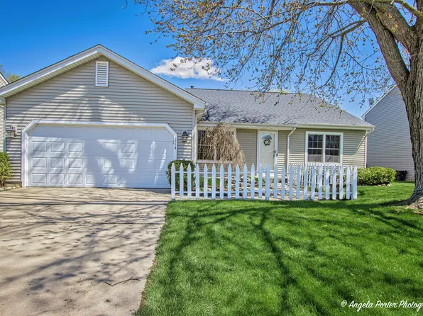 1714 N Leonard Ave, McHenry, IL 60050