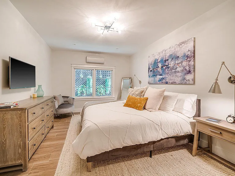 721 N Alfred St #104 — Photo 14