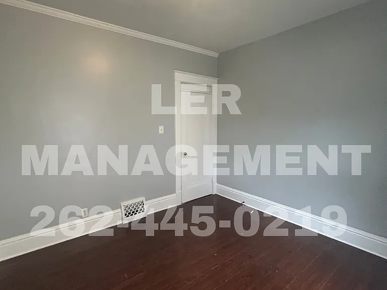 7324 38th Ave — Photo 8