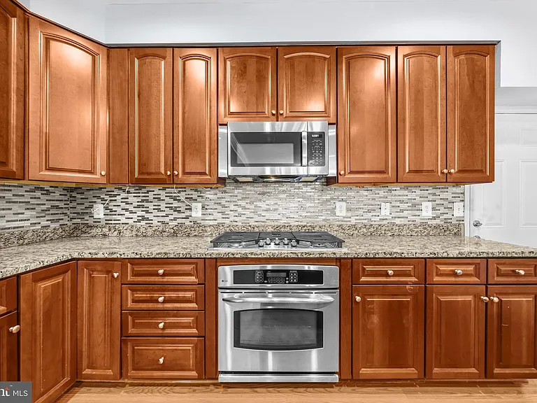 2392 Brookmoor Ln — Photo 8