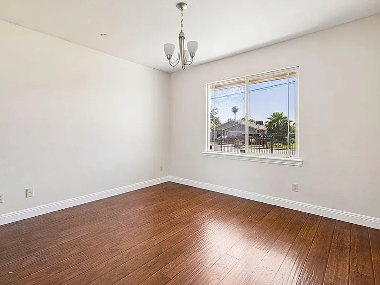 1501 Rene Ave — Photo 2