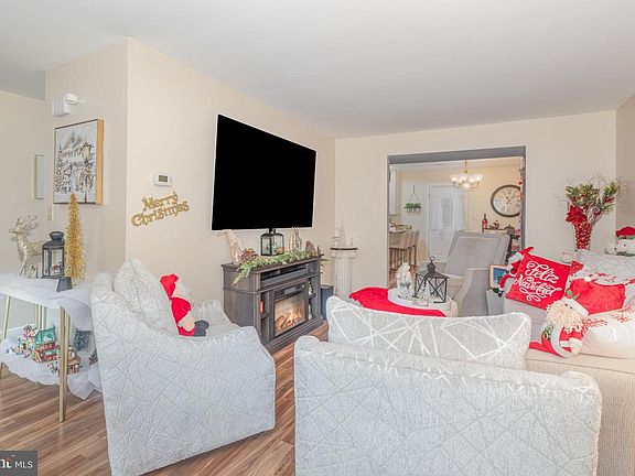 4th image of 347 Stonehedge Ln