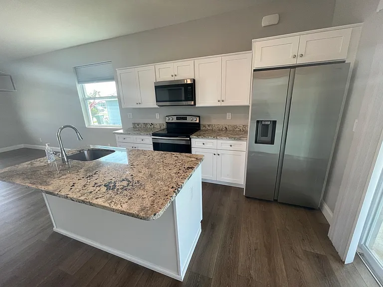 10371 Kidron Ave #10371 — Photo 3