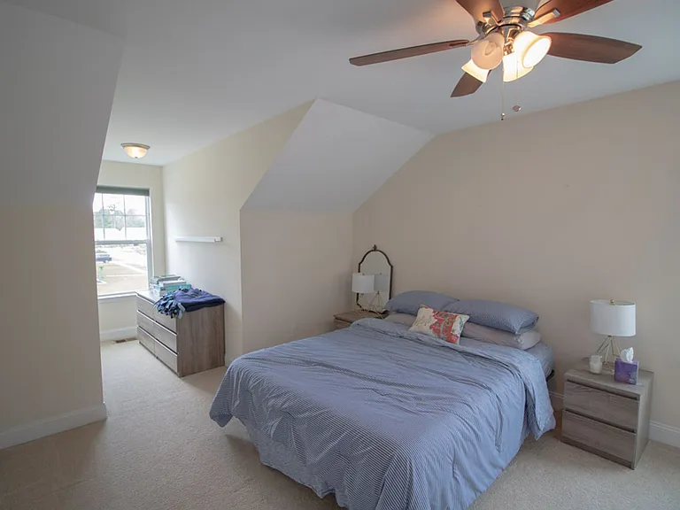4 Gresham Ln — Photo 31
