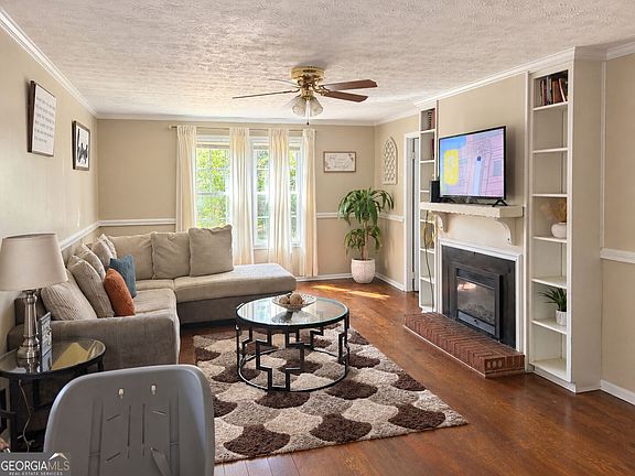 4th image of 103 Candler Ct
