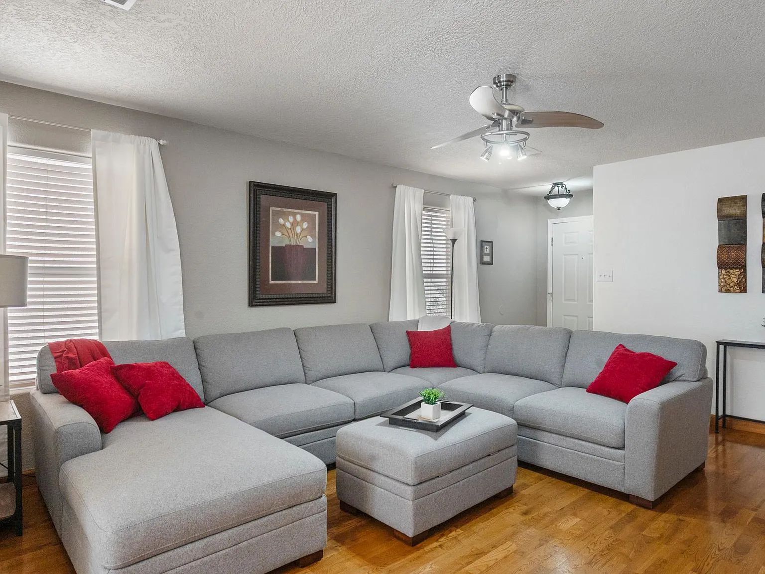 3 bed, 2.5 bath, 1600 sqft, $2,800 — Photo 3