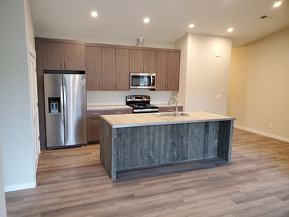 3rd image of 704 Chambers Ave #7