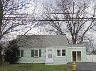 6189 Lakeshore Rd, Cicero, NY 13039