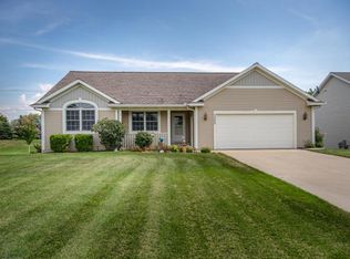 1352 Fluorite Dr, Zeeland, MI 49464