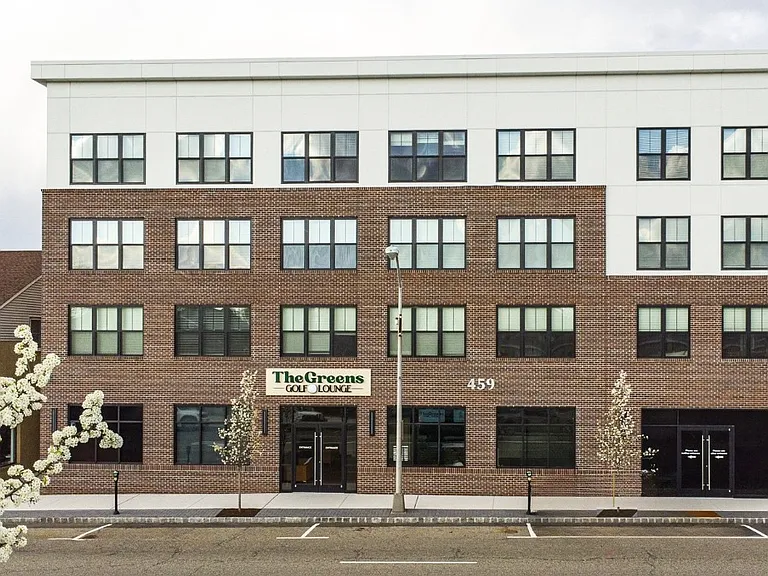 The Central — Photo 1