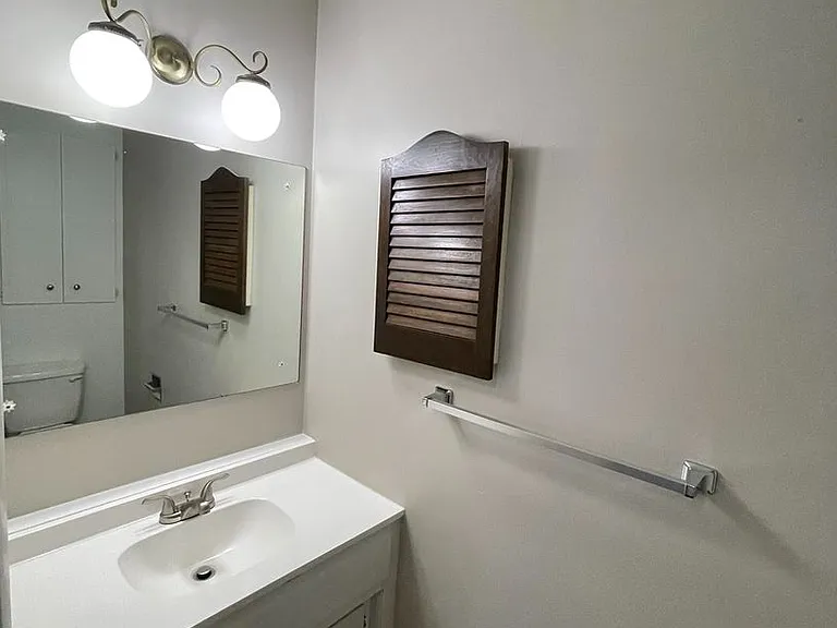 2525 N Bleckley St — Photo 14