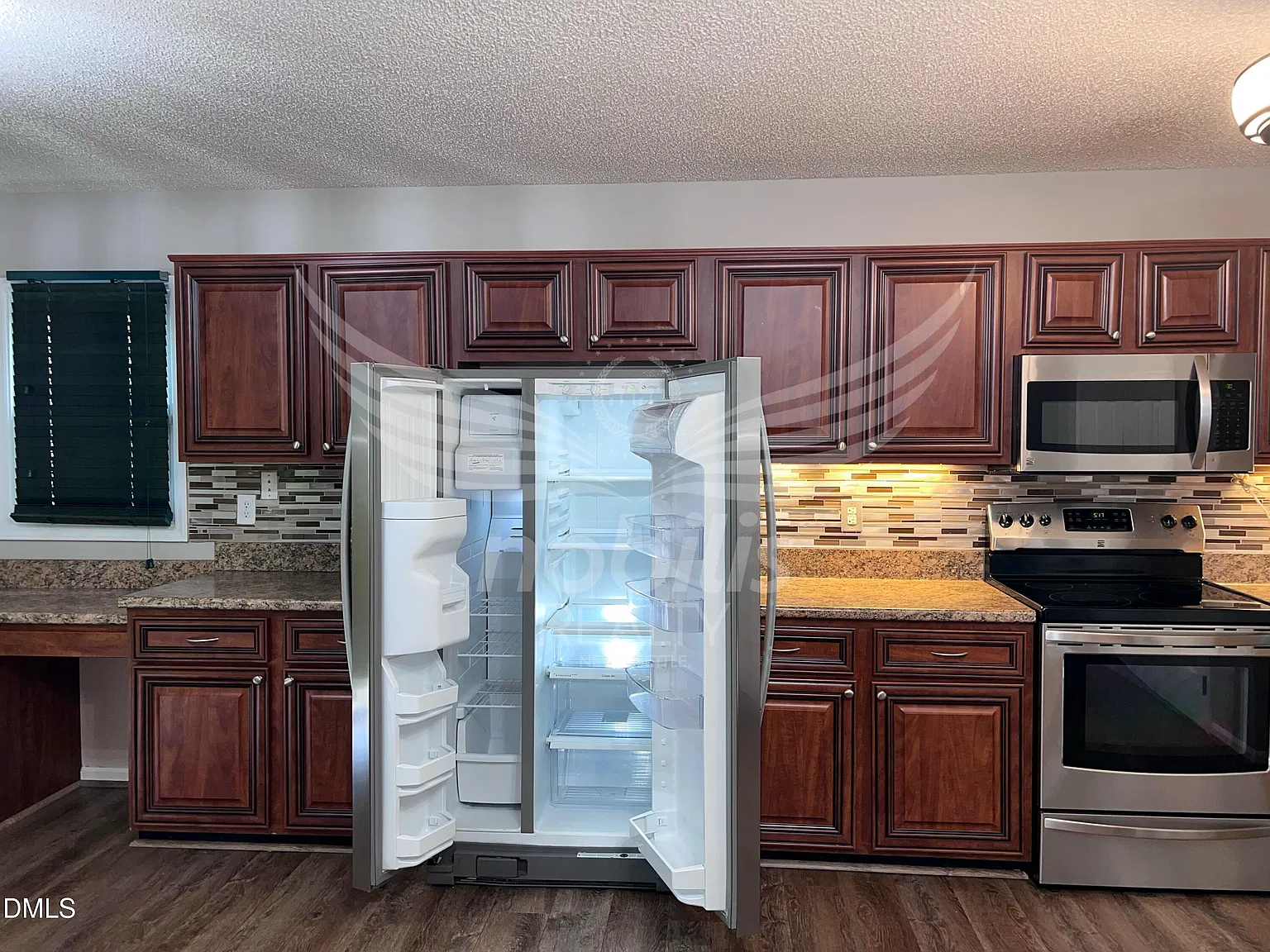 4 bed, 2.5 bath, 2182 sqft, $2,600 — Photo 4