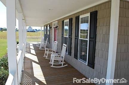 Front Porch : Wrap around front porch with lots of room for the family and friends.