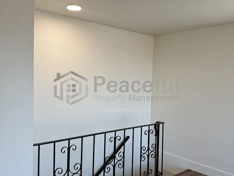 2025 S Broadmoor St — Photo 6